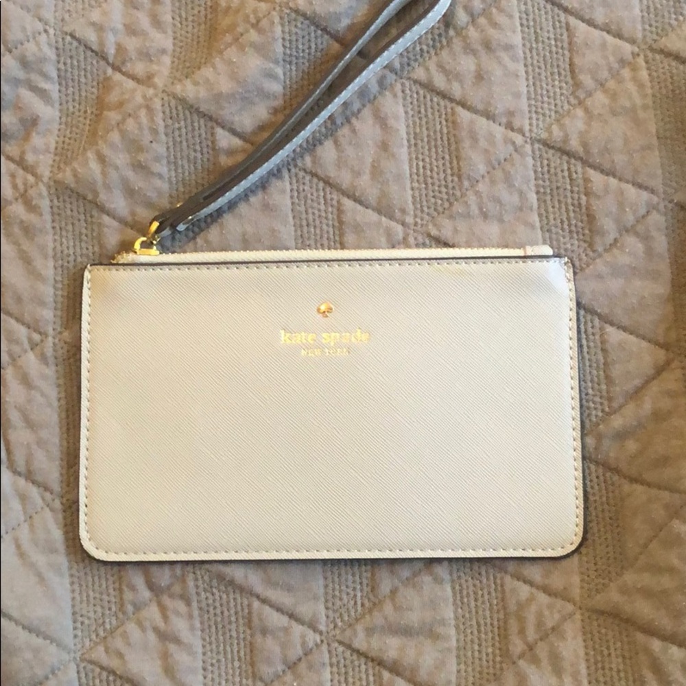 Kate Spade ♠️ Wristlet